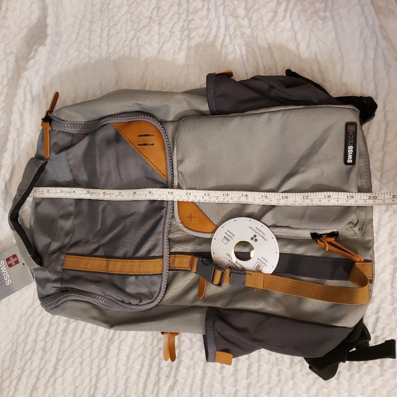 Nwt swiss tech laptop backpack - Picture 3 of 13